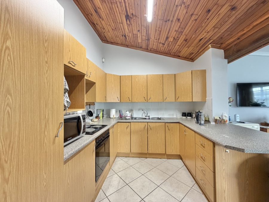 3 Bedroom Property for Sale in Wavecrest Eastern Cape